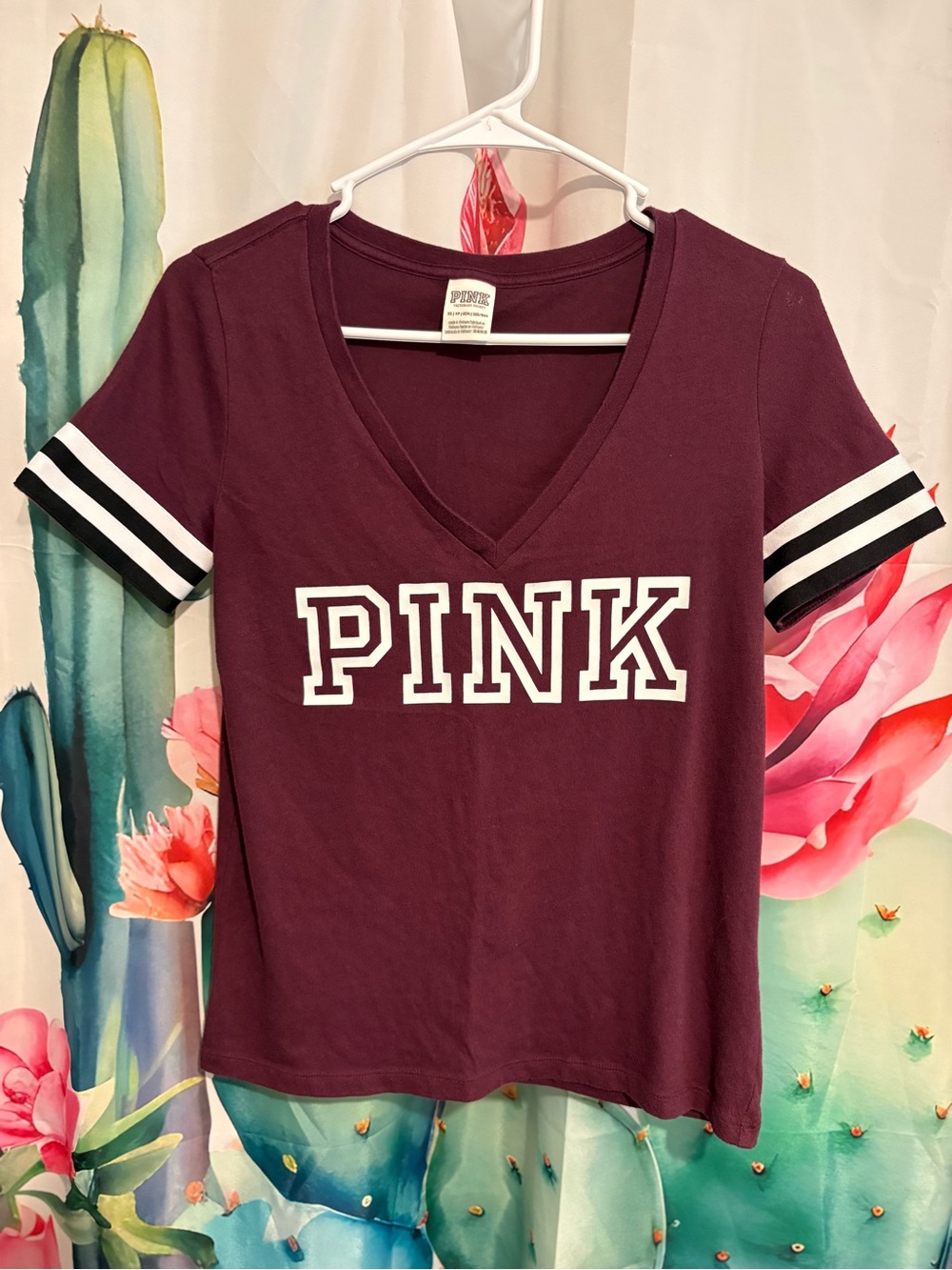 PINK Victoria’s Secret Women’s XS Maroon Logo V-Neck Knit Short Sleeve Tee